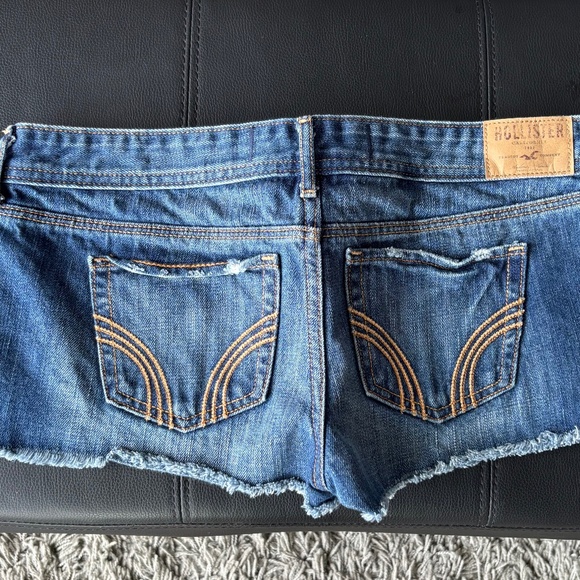 Hollister Low Rise Jeans Shorts - Picture 1 of 3